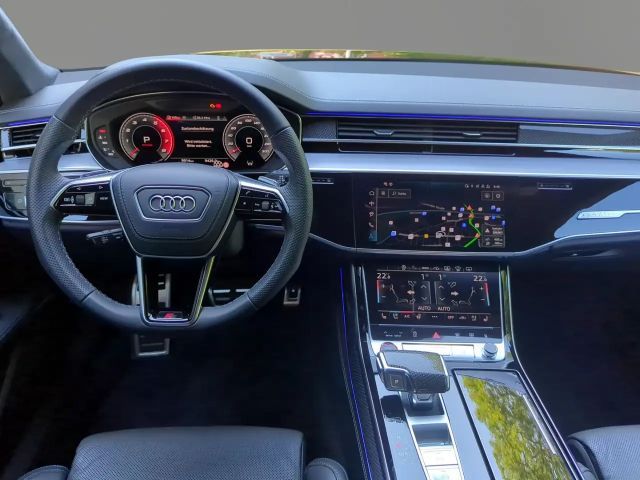 Audi S8