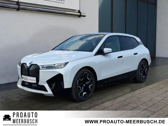 BMW iX 50 xDrive Sport AHK/LASER/PANO/SITZBELÜFTUNG 2023 Elektrisch