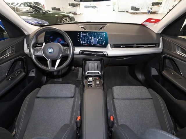BMW iX1