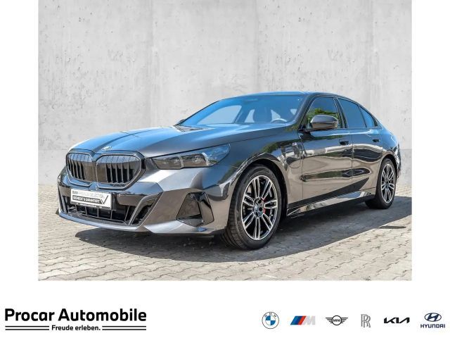 BMW 530 e M Sport Pro AHK Pano H/K DA prof. Pa+ 2025 Hybride / Benzine