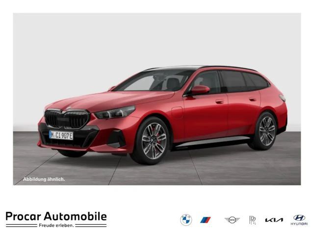 BMW 550 e xDrive Touring M Sport Pro HuD+Pano+Bowers&Wilki 2025 Hybride / Benzine