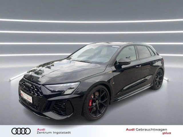 Audi RS3 Sportback qu MATRIX KAMERA ACC SHZ B&O NAVI+ 2023 Benzine