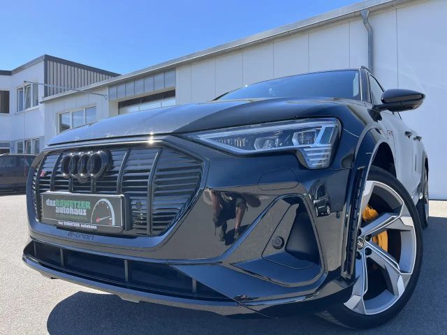 Audi e-tron S AHK Navi HeadUp LEDER ACC LED 360RFK LR-HZG SHZ 2022 Elektrisch