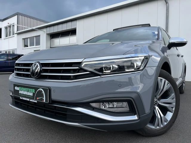 Volkswagen Passat Alltrack 2.0 TDI DSG 4Motion AHK PANO STHZ Navi TravelAssis 2022 Diesel