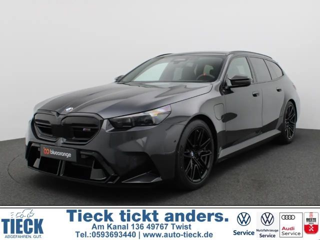 BMW M5 Touring Sportpaket HUD  AHK Pano Navi Leder 2026 Hybride / Benzine