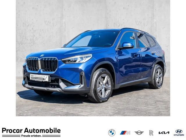 BMW X1 xDrive25e PANO RFK NAVI LED Sound Syst. DAB 2023 Benzine