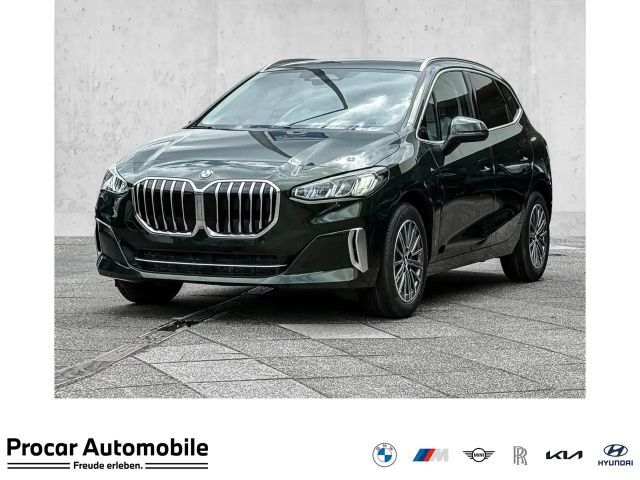 BMW 216 i Luxury Line PANO RFK NAVI LM 2026 Benzine