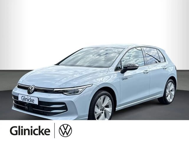 Volkswagen Golf VIII Energy 1.5 eTSI DSG, AHK, RFK, NAVI 2026 Benzine