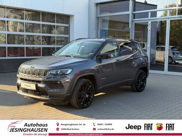 Jeep Compass Upland MHEV+AHK+Soundsyst.+360+Kamera 2022 Hybride / Benzine