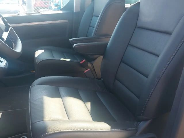 Peugeot Traveller