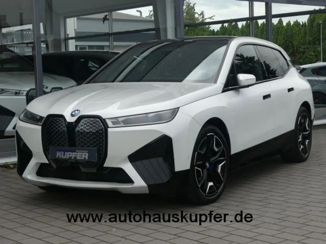BMW iX xDrive50 Sportpak.AHK°LASER°PANO° 2023 Elektrisch