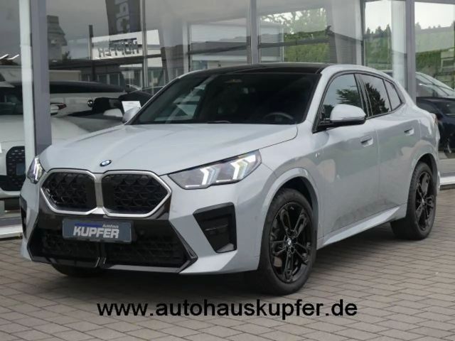BMW X2 20i sDrive M Sport ACC Pl.°elSitz+Mass°PANO 2024 Benzine