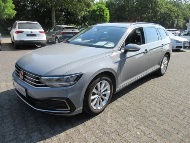 Volkswagen Passat Variant GTE 1.4 eHybrid DSG NAVI AHK ACC KAMERA ALU APS SITZHEIZUNG CLIMATRONIC 2022 Hybride / Benzine