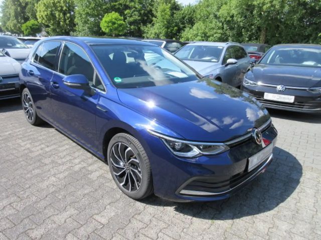 Volkswagen Golf Style 1.5 TSI DSG NAVI PANORAMA KAMERA IQ LIGHT ACC ALU APS SITZHEIZUNG CLIMATRONIC 2022 Benzine