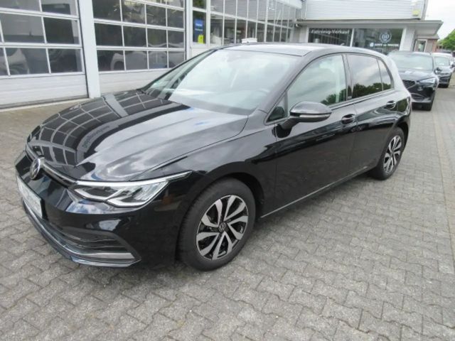 Volkswagen Golf Active 1.5 TSI NAVI PANORAMA AHK ALU APS SITZHEIZUNG CLIMATRONIC 2023 Benzine