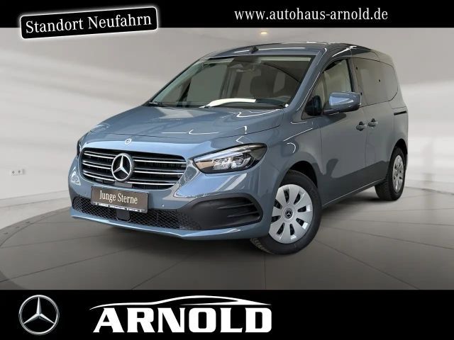 Mercedes-Benz T-Klasse T 180 d Navi LED KeylessGo Kamera Sitzh. DAB !! 2025 Diesel