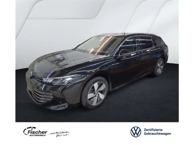 Volkswagen Passat 1.5 eHybrid Business DSG NAV/AHK/keyless 2025 Hybride / Benzine