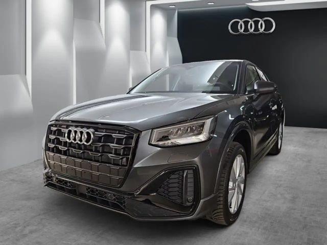 Audi Q2 S line Optikpaket Ganzjahresreifen LED Komfortp... 2026 Benzine