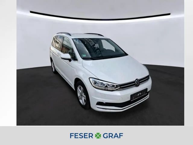 Volkswagen Touran Highline 1.5 TSI DSG/LED/Sitz.-Standhzg./AHK 2023 Benzine