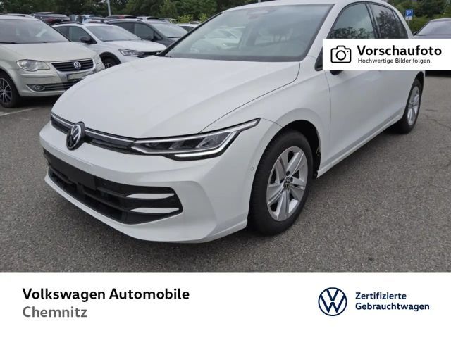 Volkswagen Golf VIII 1.5 TSI Life*Rear View*SHZ*LED* 2025 Benzine