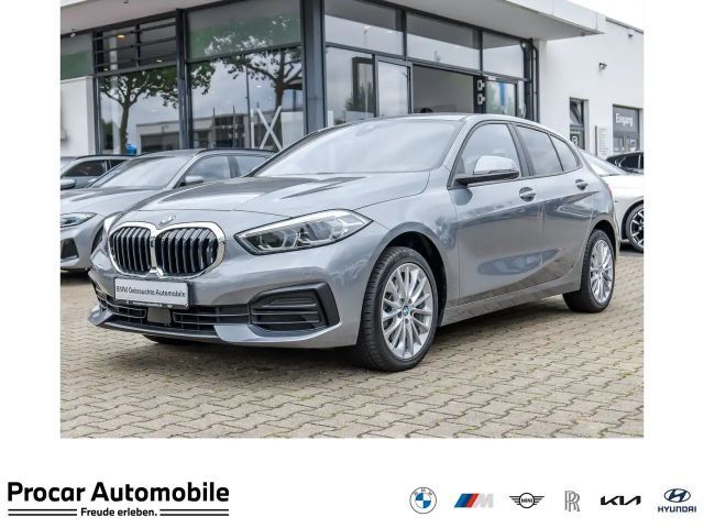 BMW 118 i Advantage Navi Live Cockpit Prof PDC LED 2023 Benzine