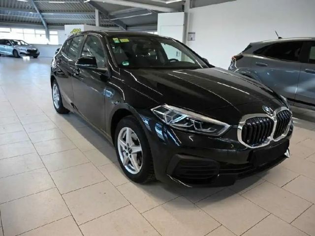 BMW 118 i  Aut. Advantage LiveCockpitPro LED PDC 2023 Benzine