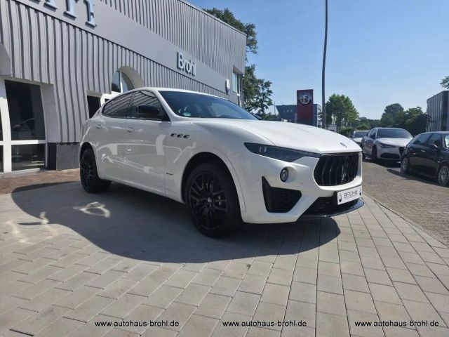 Maserati Levante SQ4 GranSport 430PS 2021 Benzine