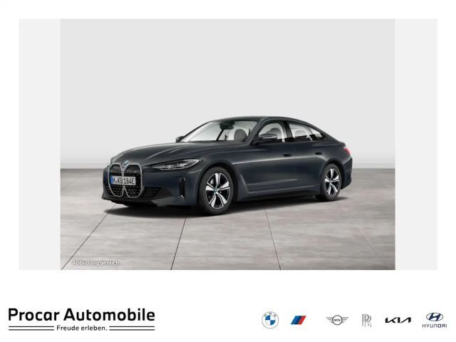 BMW i4 eDrive40 AHK 360°KAM RFK NAVI LED PDC V+H LM 2023 Elektrisch
