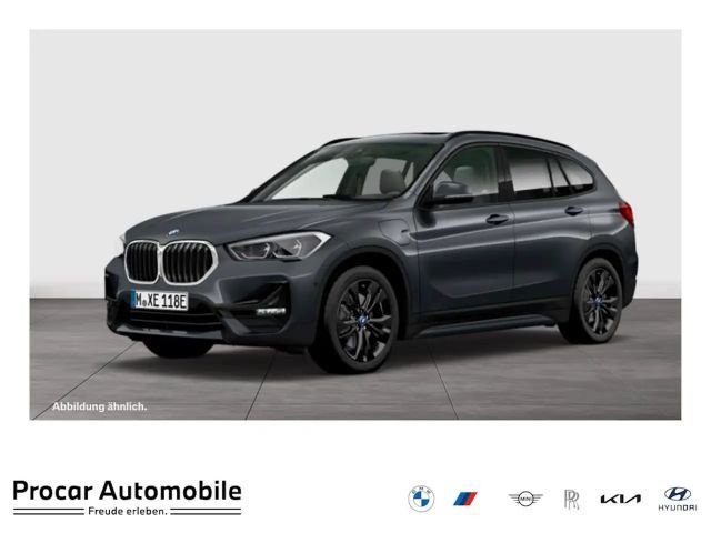 BMW X1 xDrive25e Sport Line M Sport HUD PANO ACC LM 2022 Hybride / Benzine