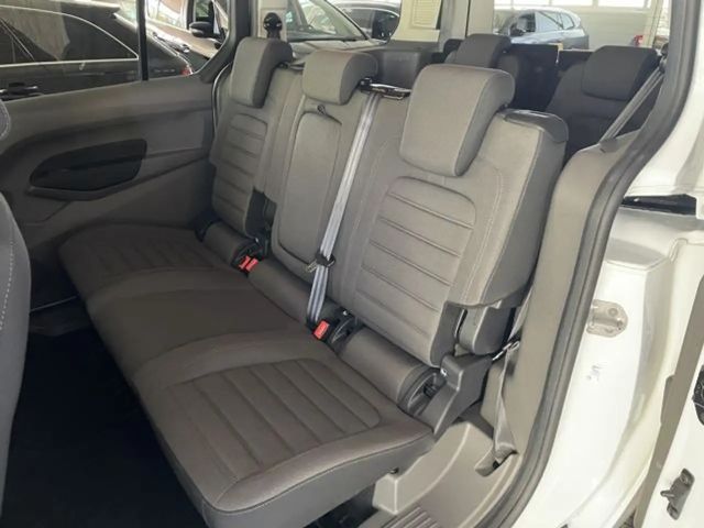 Ford Grand Tourneo