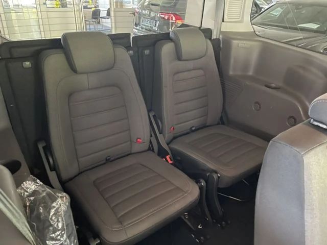 Ford Grand Tourneo