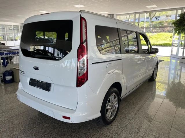 Ford Grand Tourneo