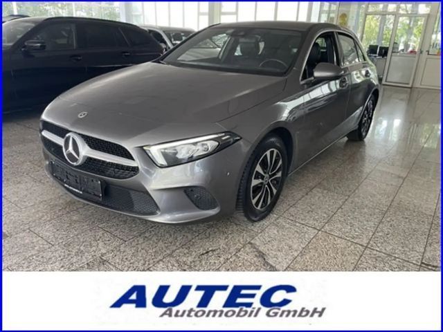 Mercedes-Benz A 180 1.3 NAVI+KAMERA+SPURHALTE+LED 2022 Benzine