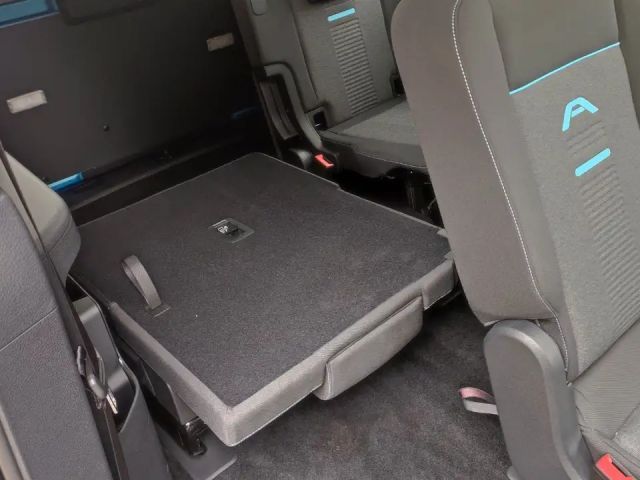 Ford Grand Tourneo