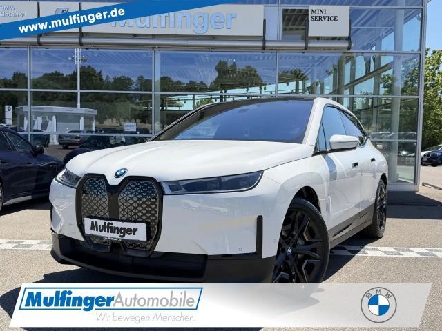 BMW iX x40 Sky Sitzbel.SuView ACC HUD Ha/Ka.AHK 22" 2023 Elektrisch