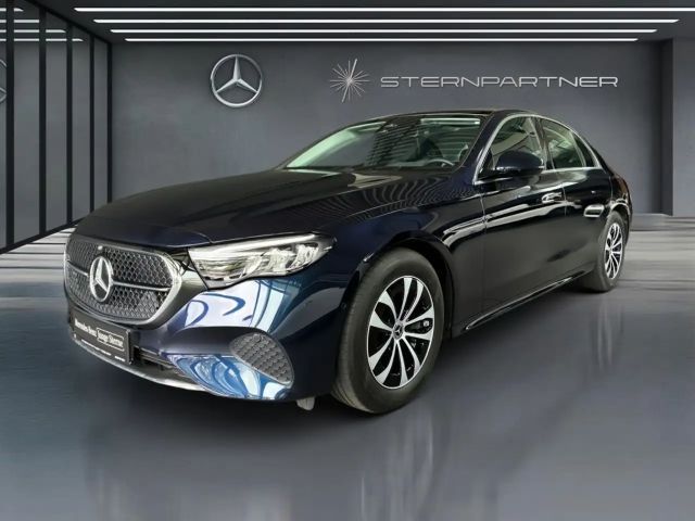 Mercedes-Benz E 200 AMBIENTE+PANO+CARPLAY+KAMERA+TOTW. 2024 Benzine
