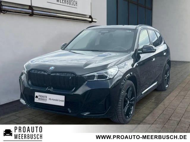 BMW iX1 30 xDrive M Sport AHK/PANO/MMRY/HEADUP/RFK 2023 Elektrisch
