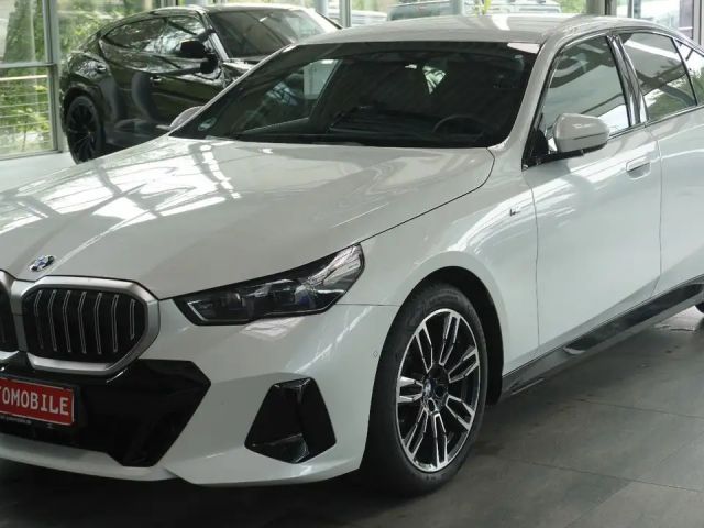 BMW 520 d M Sport*AHK*HUD*STAHZ*LED*SOUND* 2025 Diesel