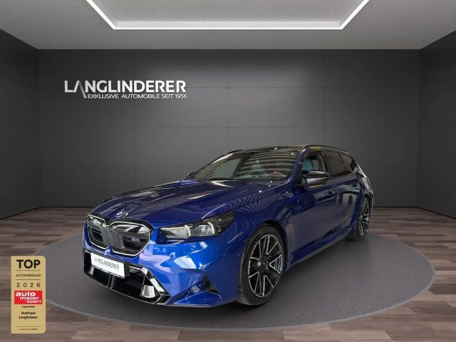 BMW M5 Touring NP165749,- MDriversP AHK 360° B&W HUD 2026 Hybride / Benzine