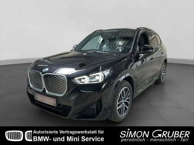 BMW iX1 xDrive30 M Sport Pano el.Heckklappe AHK LED 2025 Elektrisch
