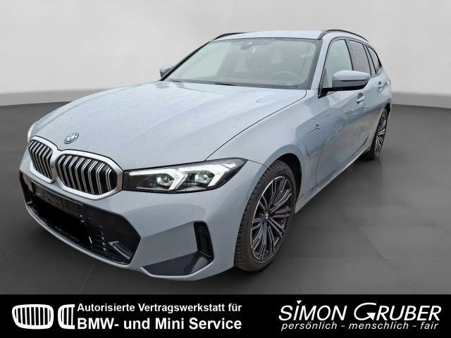 BMW 330 e Touring M Sport Live Prof Innovation HUD 2025 Hybride / Benzine