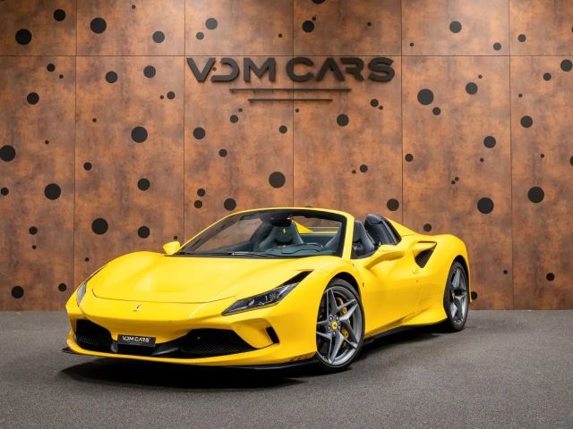 Ferrari F8 Spider LIFT* AFS1*CARBON* Racing Seats * 2021 Benzine