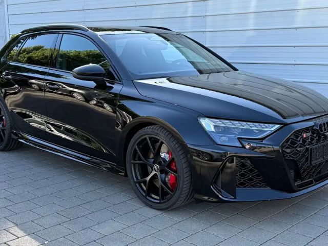 Audi RS3 Sportback 2.5l Quattro S tronic NAVI*SONOS*Park... 2026 Benzine