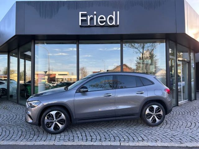 Mercedes-Benz GLA 200 Progr., Distro., Night, AHK, Multibeam 2025 Benzine