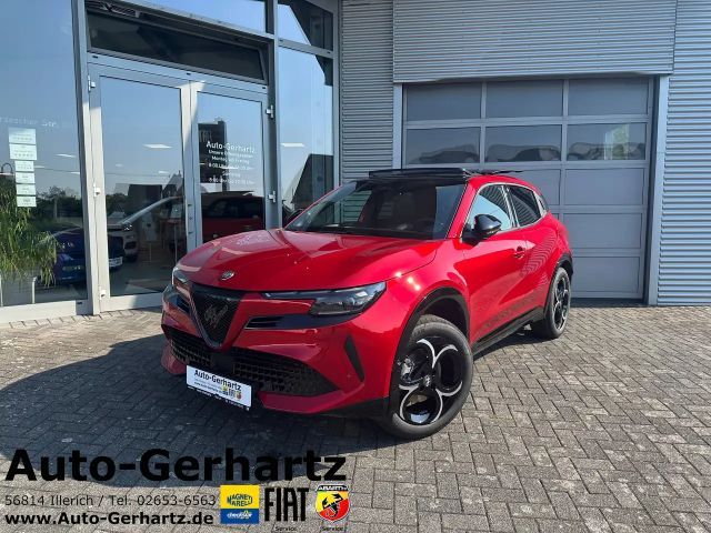 Alfa Romeo Junior Ibrida Hybrid / Schiebedach / Sitzheizung / Navi 2026 Benzine