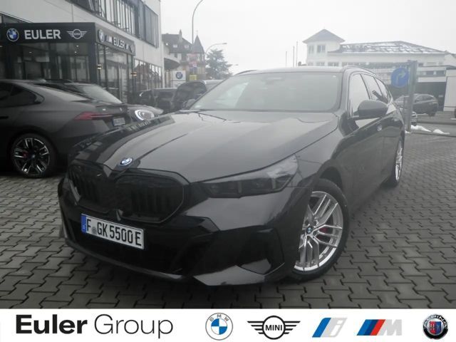 BMW 530 e Touring Sportpaket HUD AHK-klappbar AHK El. Pano 2026 Hybride / Benzine