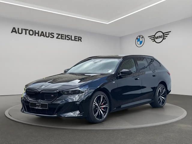 BMW i5 M60 xDrive Tour. M Sport Pro 20"LM AHK Glasdach Si 2026 Elektrisch