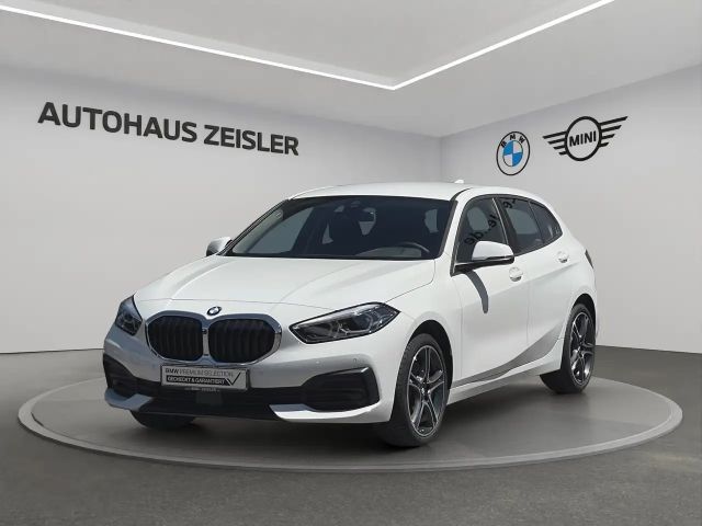BMW 118 i °nur 13tkm° Rückfahrkamera Parkassistent DAB Nav 2023 Benzine