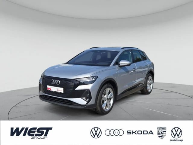 Audi Q4 e-tron 50 quattro, S line/Optikpaket schwarz/ 2023 Elektrisch