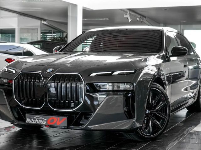 BMW 740 xd M Sport Pro*Fond Theatre*Executive*4xMassa 2025 Diesel